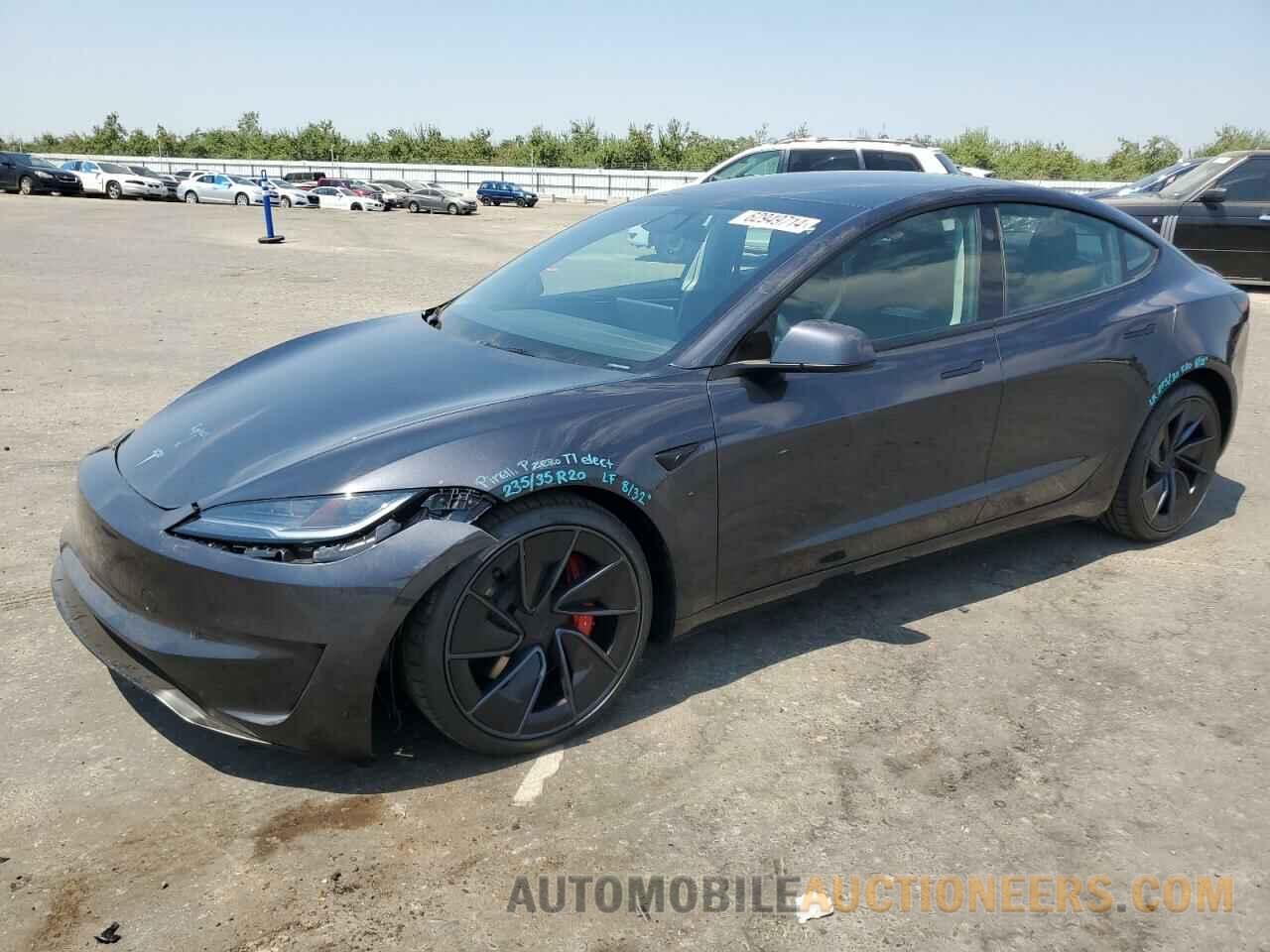 5YJ3E1ET8RF786815 TESLA MODEL 3 2024