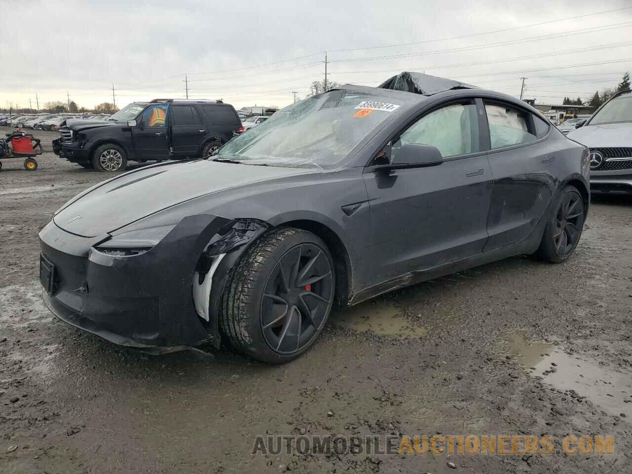 5YJ3E1ET8RF827931 TESLA MODEL 3 2024