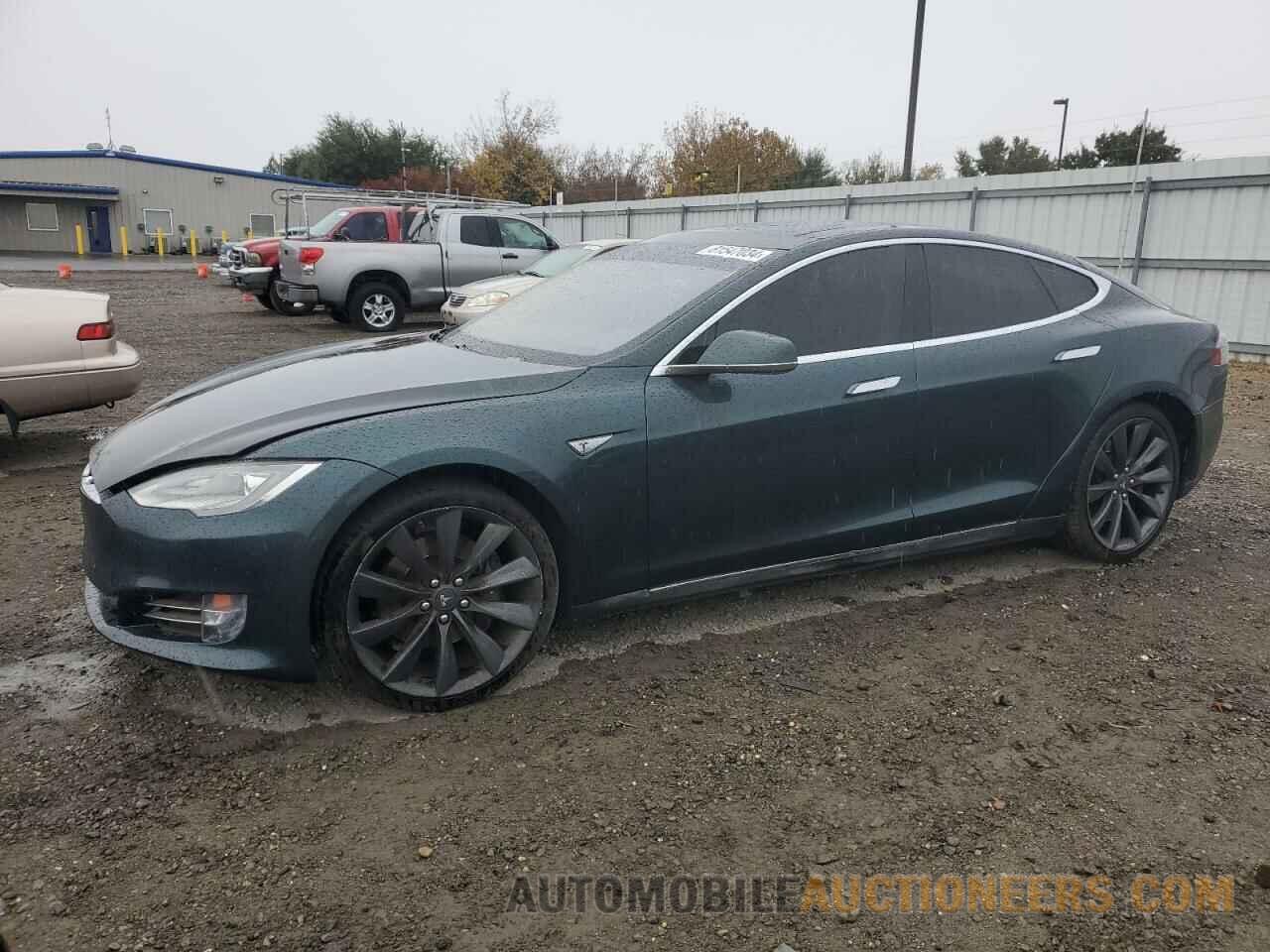 5YJSA1CN0DFP27472 TESLA MODEL S 2013