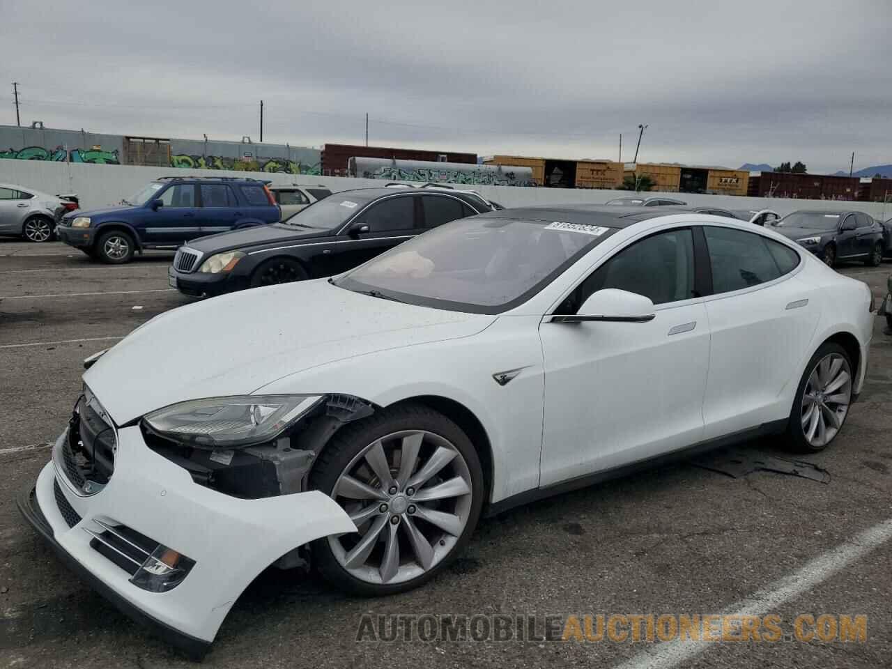 5YJSA1CN5DFP22672 TESLA MODEL S 2013