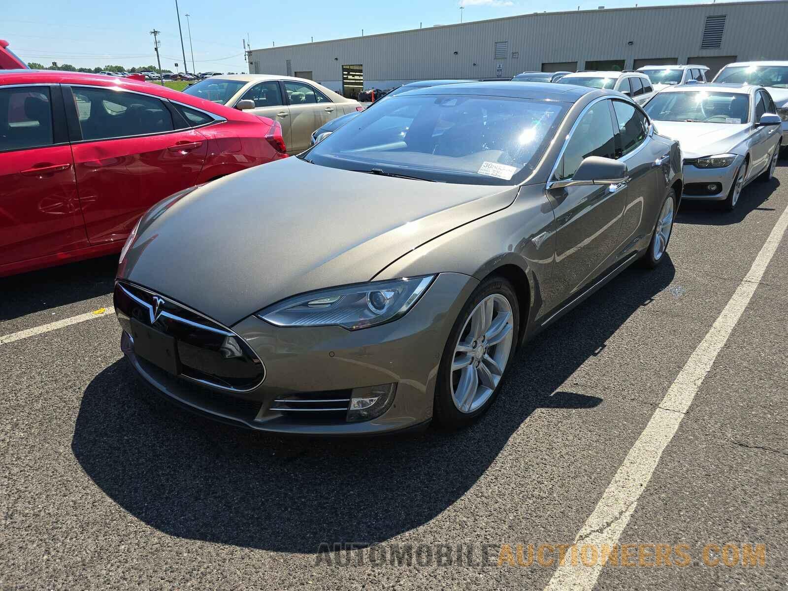 5YJSA1E10FF104687 Tesla Model S 2015