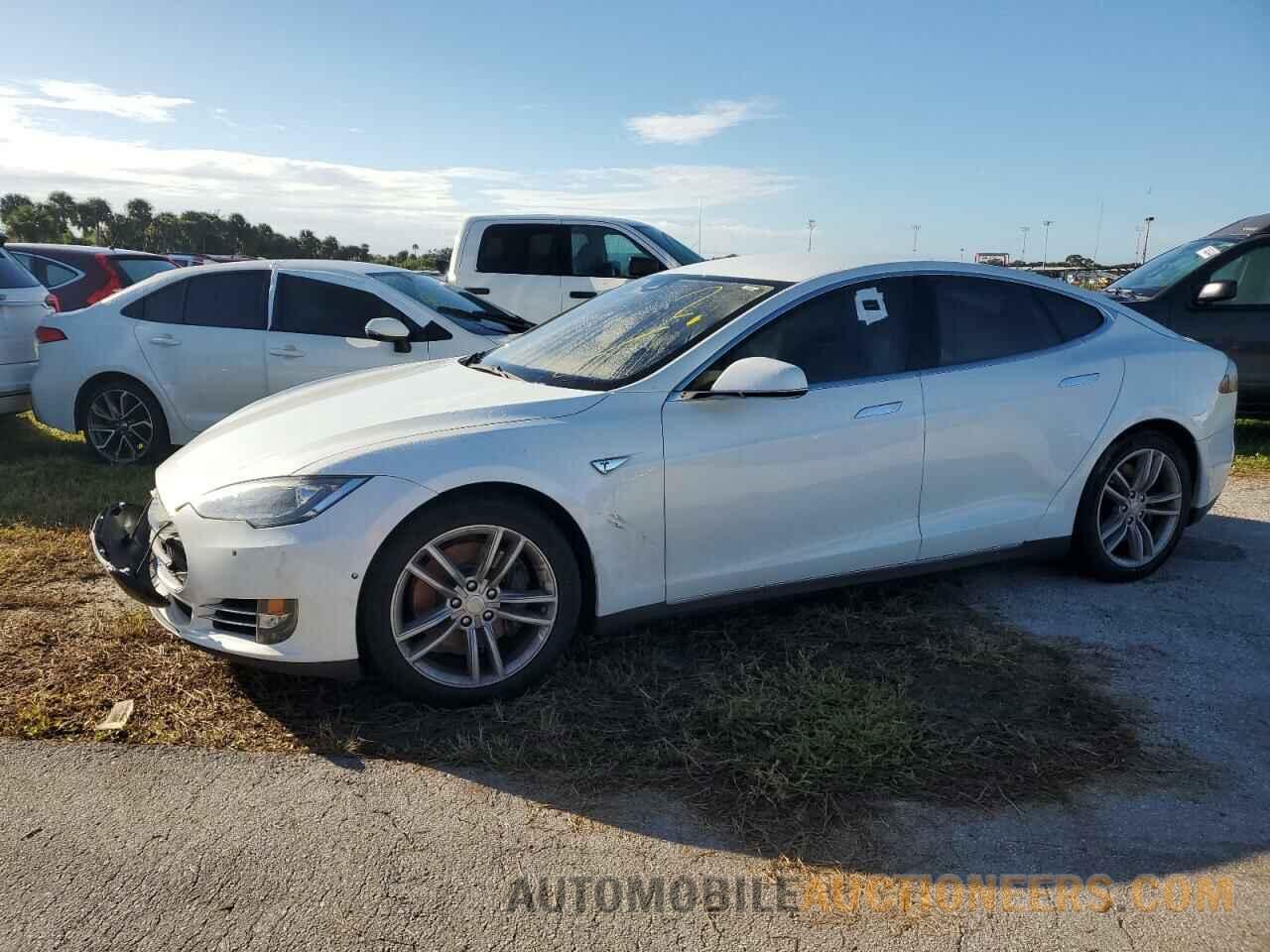 5YJSA1E13FF113982 TESLA MODEL S 2015