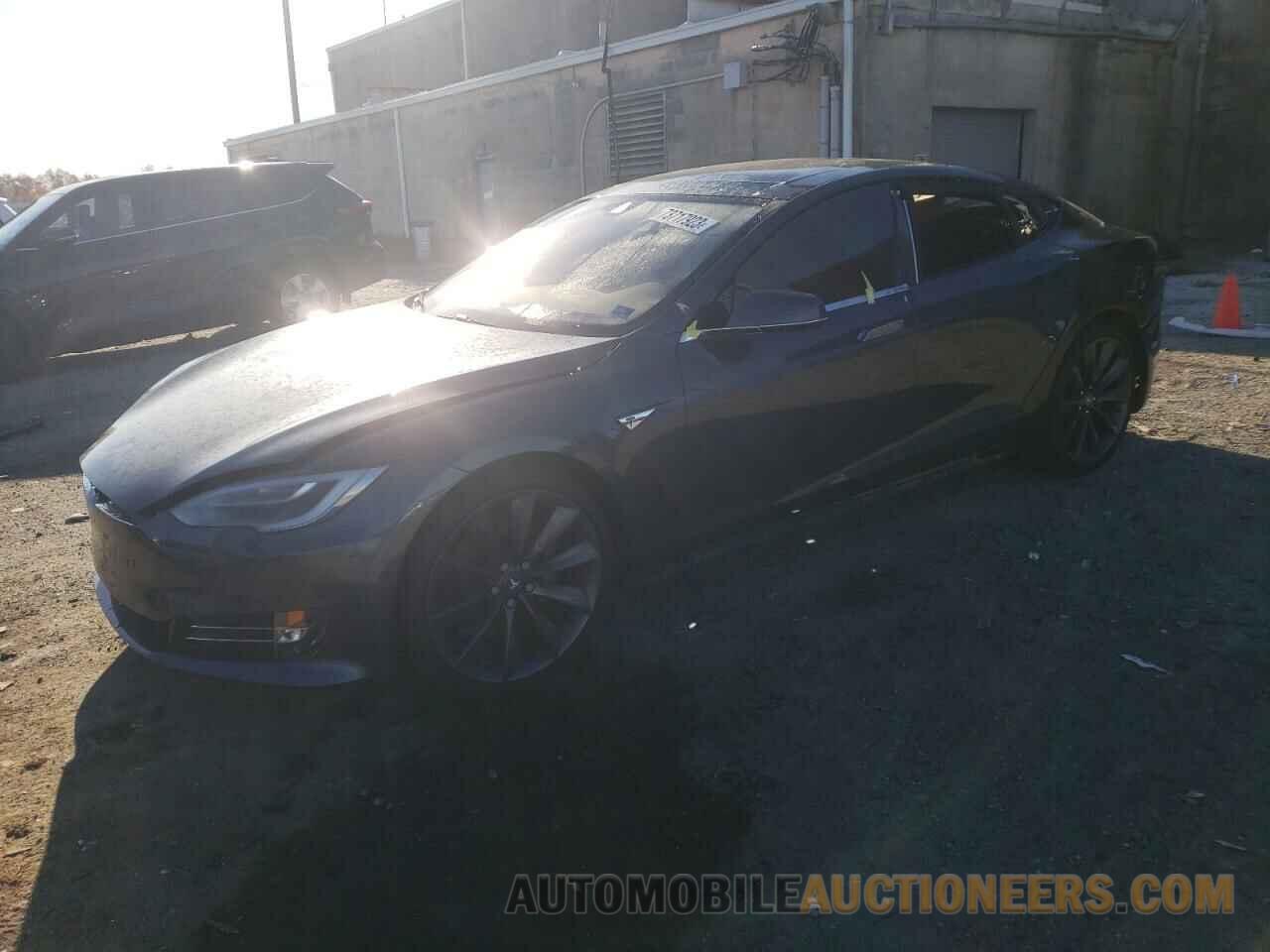 5YJSA1E14GF133000 TESLA MODEL S 2016