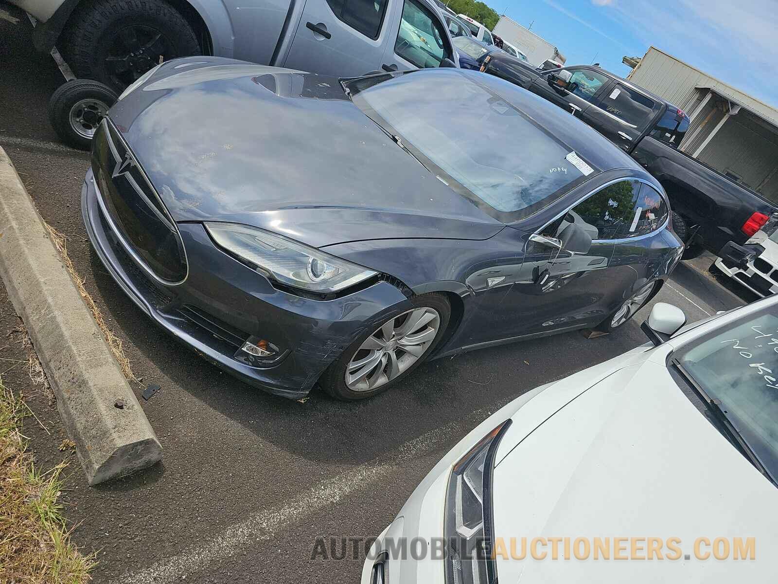 5YJSA1E17FF111782 Tesla Model S 2015