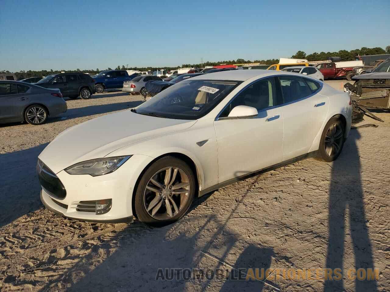 5YJSA1E19GF131582 TESLA MODEL S 2016