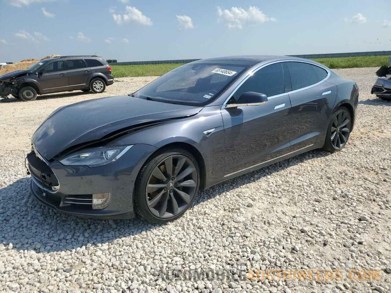 5YJSA1E20GF128904 TESLA MODEL S 2016