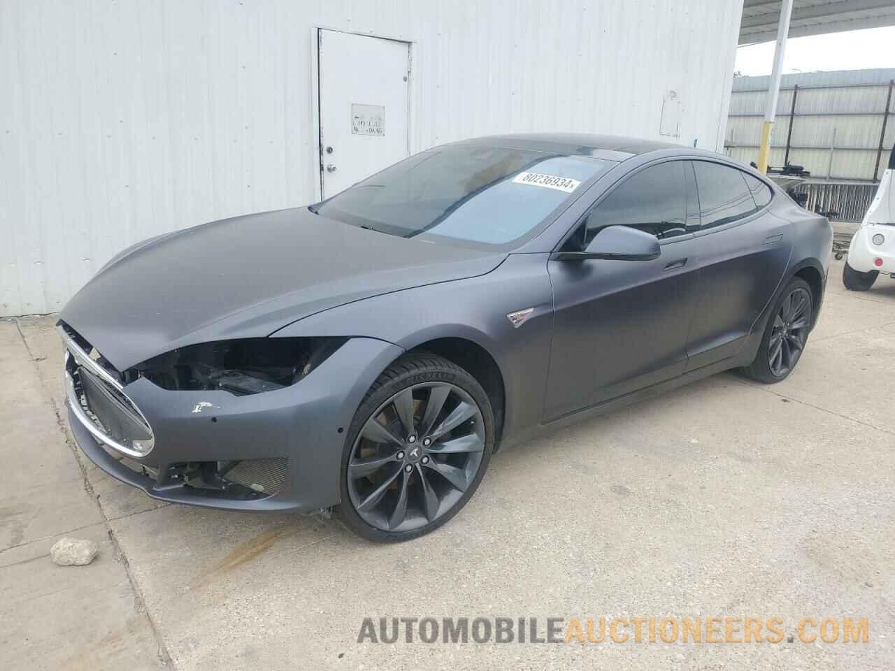 5YJSA1E21GF128586 TESLA MODEL S 2016