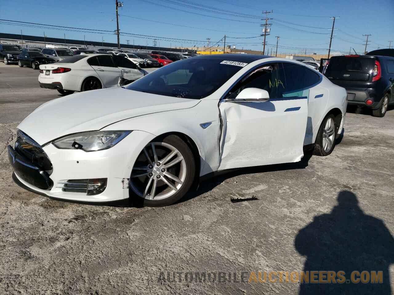 5YJSA1E21GF129155 TESLA MODEL S 2016