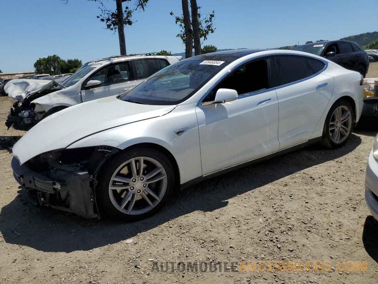 5YJSA1E21GF131388 TESLA MODEL S 2016