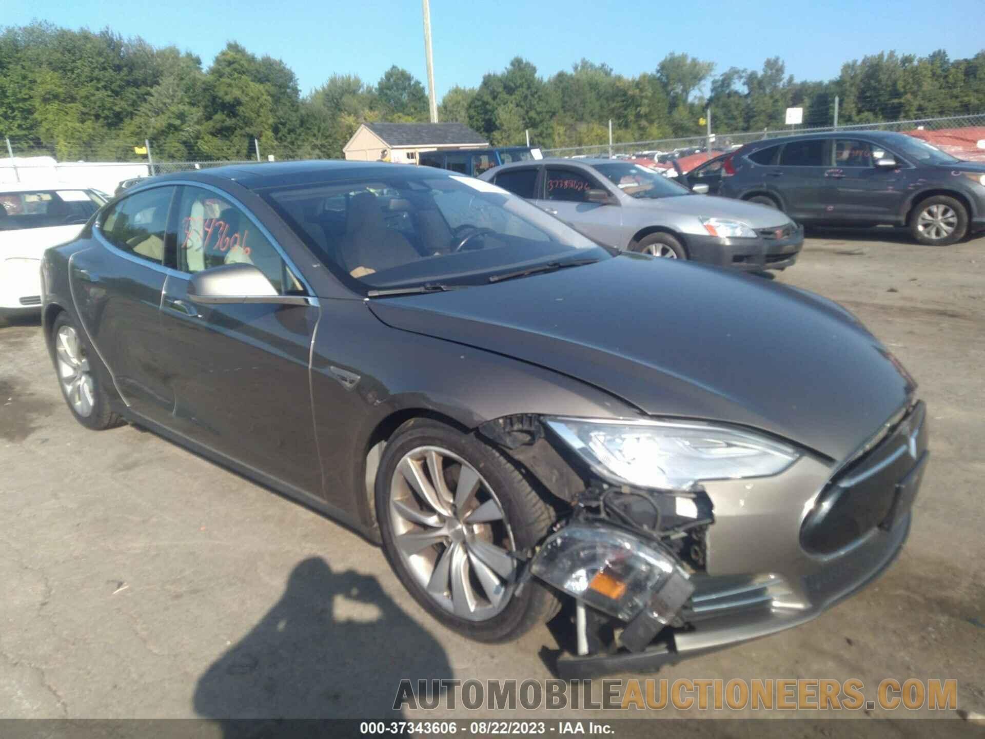 5YJSA1E21GF133030 TESLA MODEL S 2016