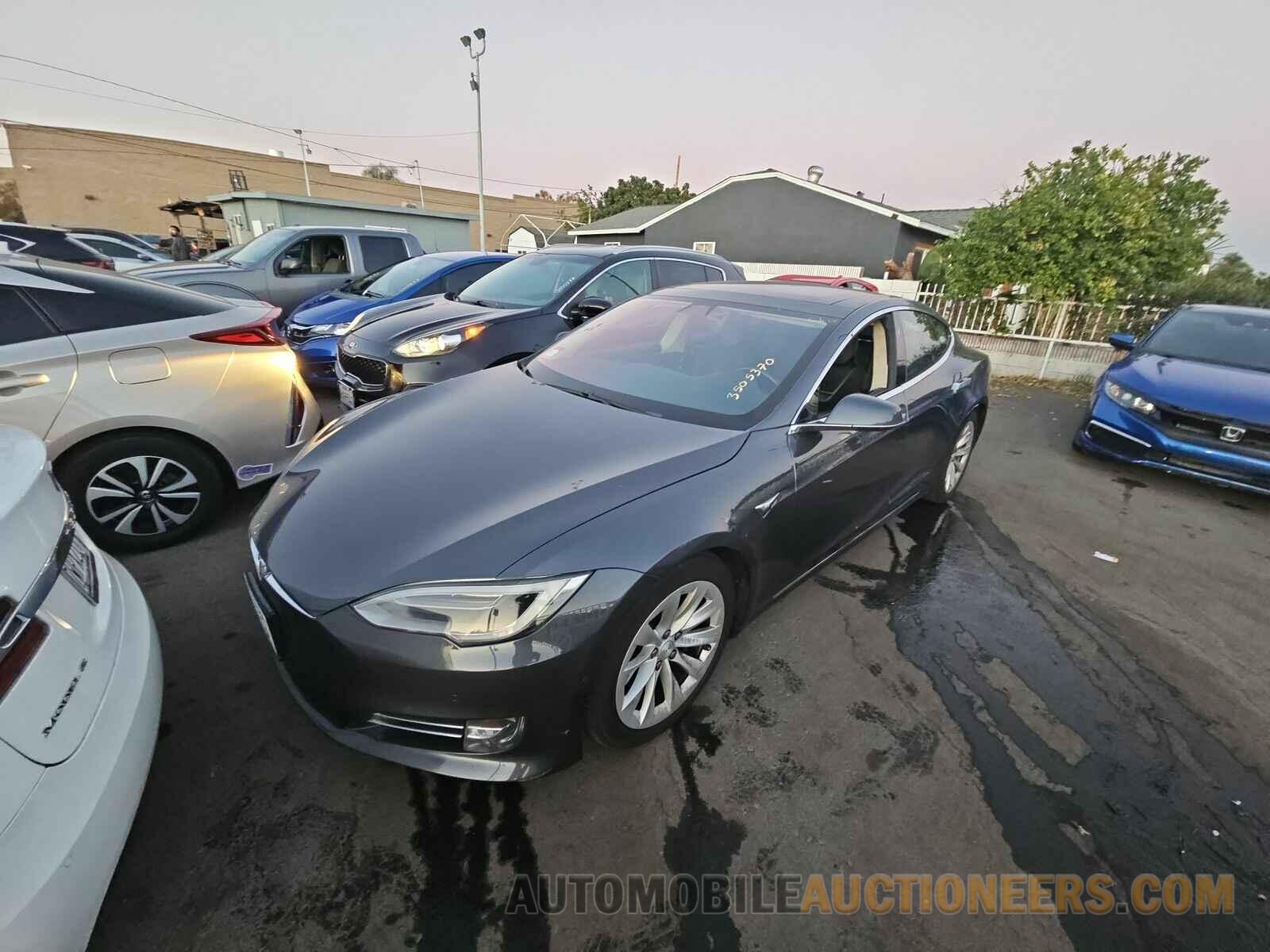 5YJSA1E21HF178874 Tesla Model S 2017