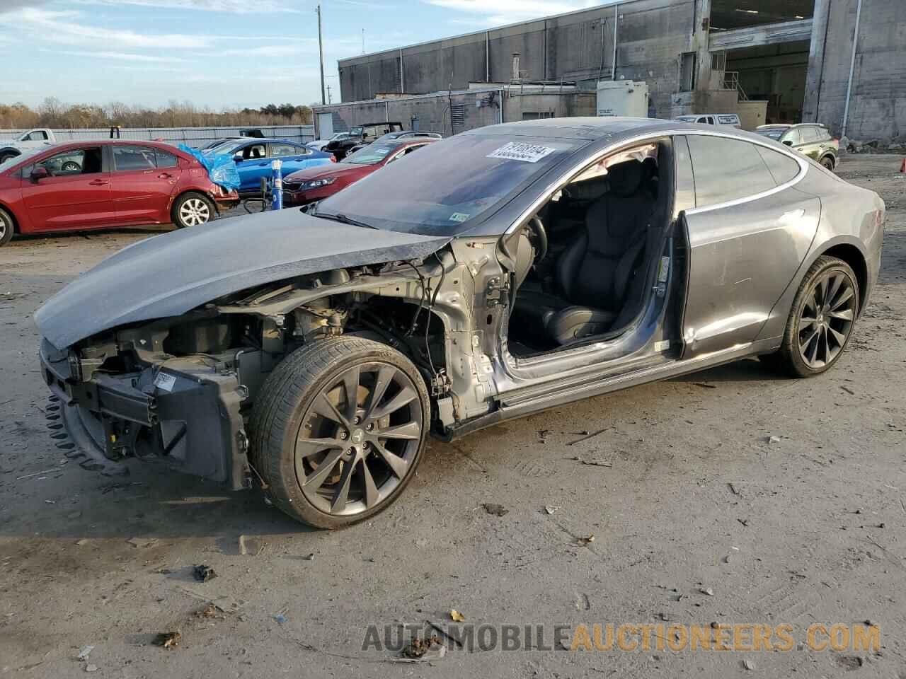 5YJSA1E21JF258147 TESLA MODEL S 2018