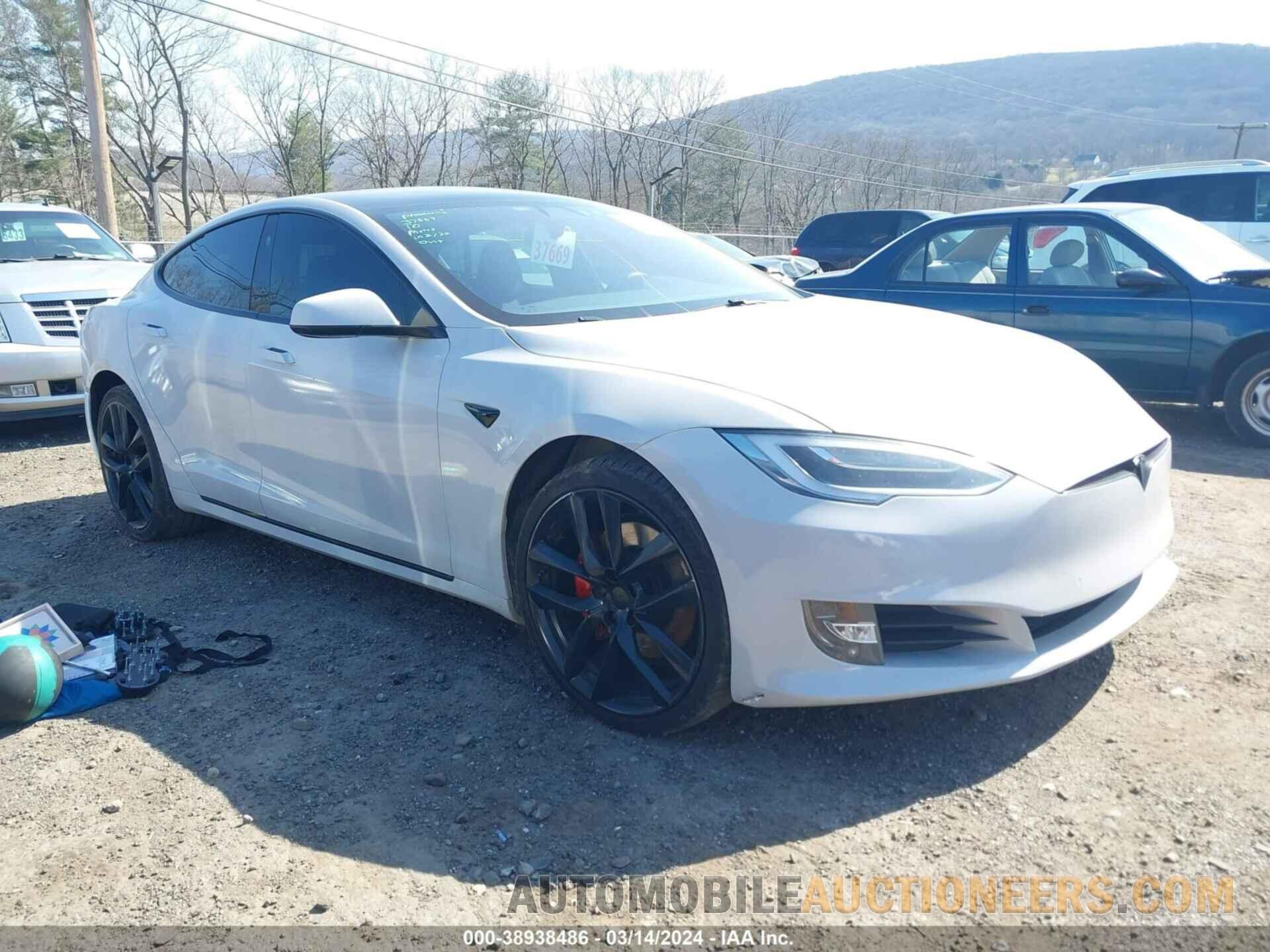 5YJSA1E21JF268774 TESLA MODEL S 2018