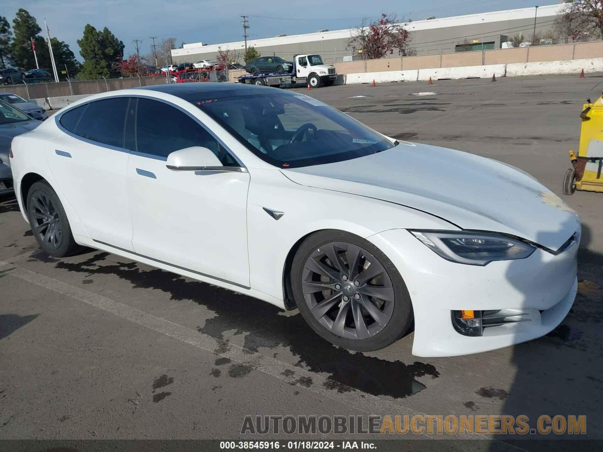 5YJSA1E21JF272226 TESLA MODEL S 2018