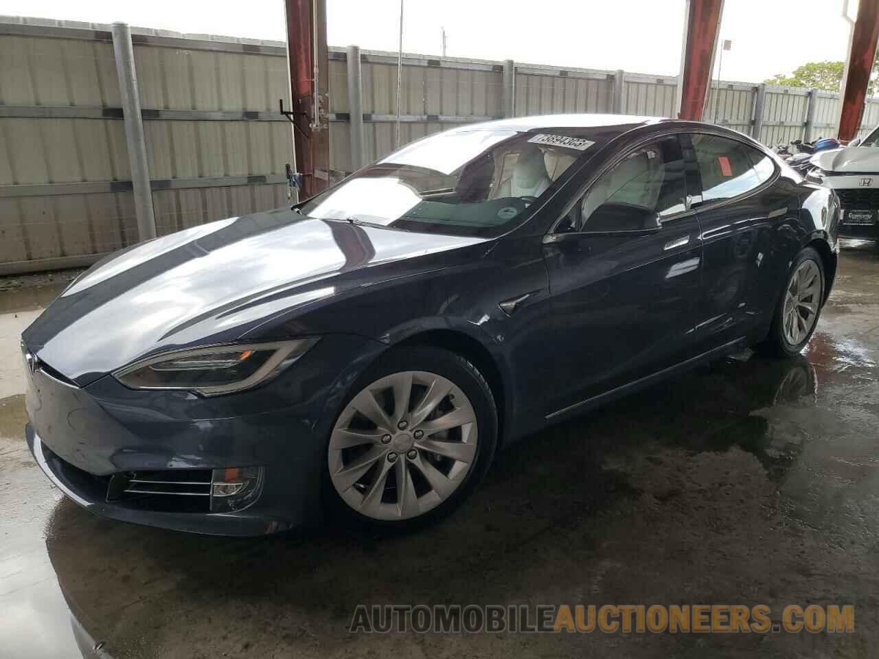 5YJSA1E21JF292153 TESLA MODEL S 2018