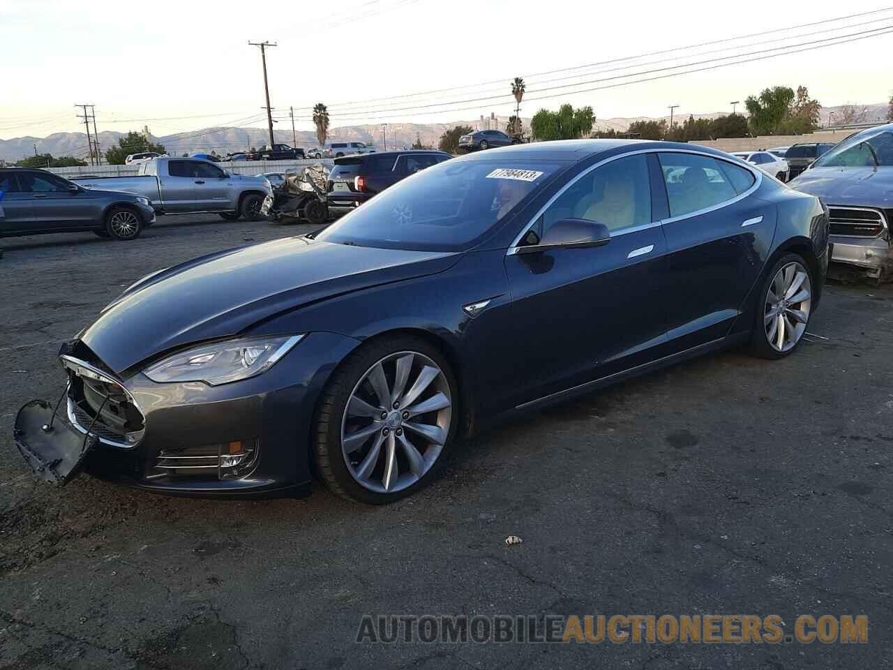 5YJSA1E22FF105686 TESLA MODEL S 2015