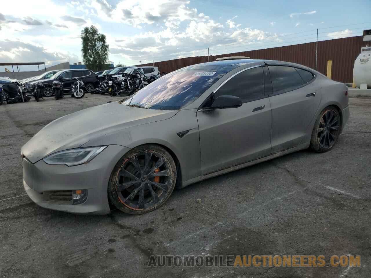 5YJSA1E22JF294932 TESLA MODEL S 2018