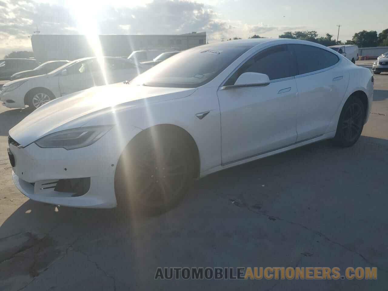 5YJSA1E23JF252348 TESLA MODEL S 2018