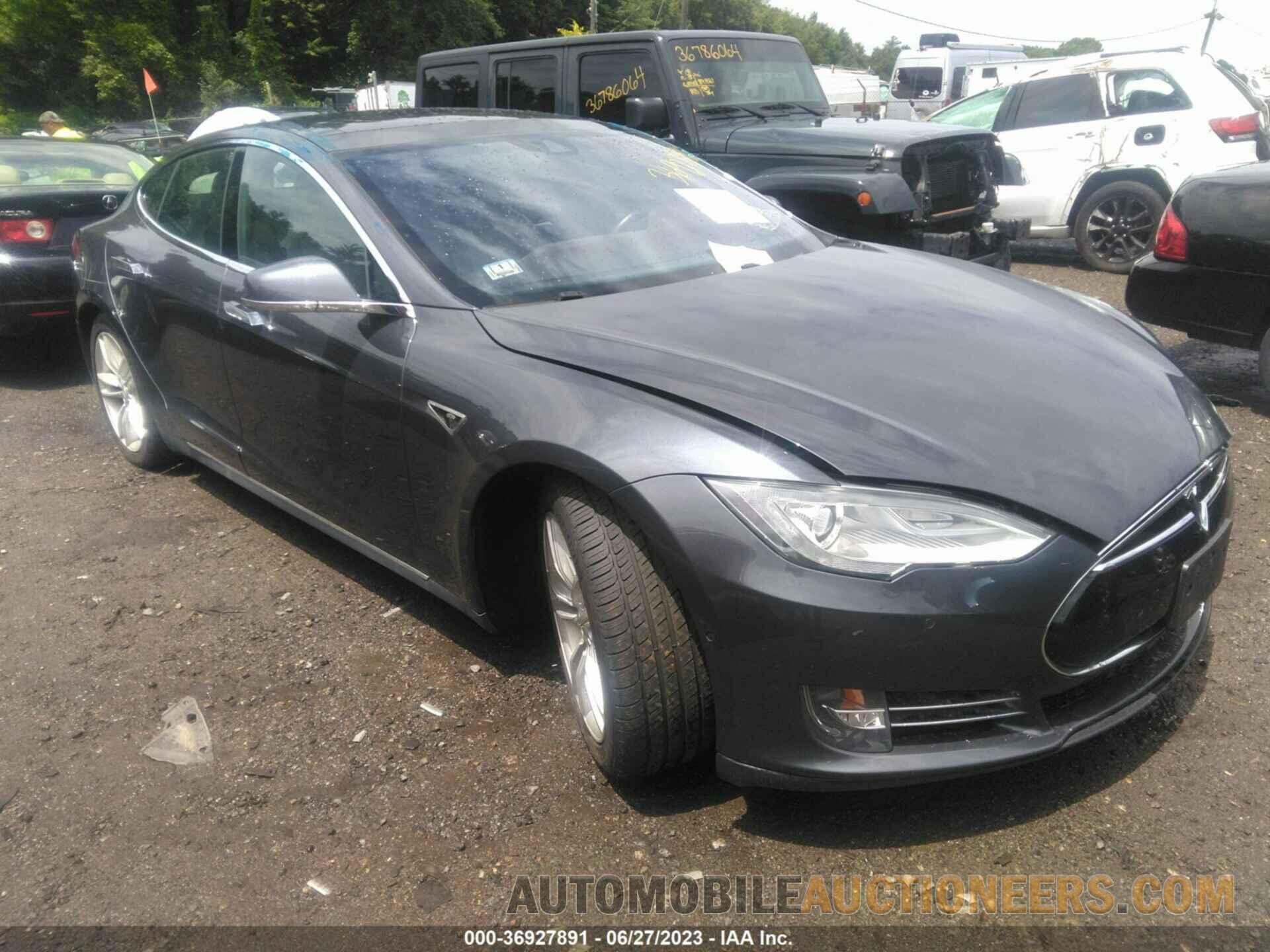 5YJSA1E24FF118424 TESLA MODEL S 2015