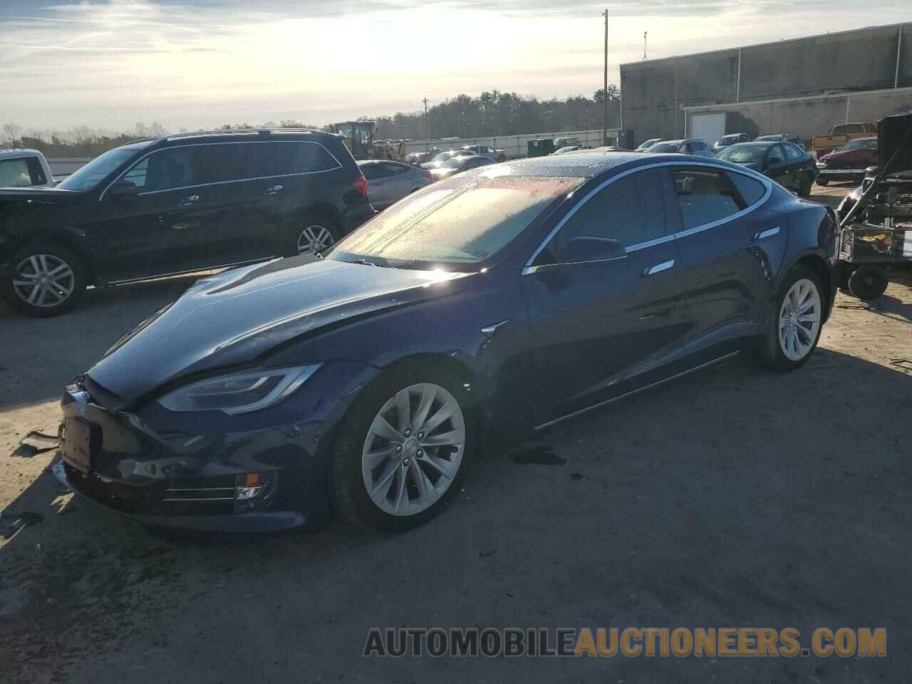 5YJSA1E24JF259695 TESLA MODEL S 2018