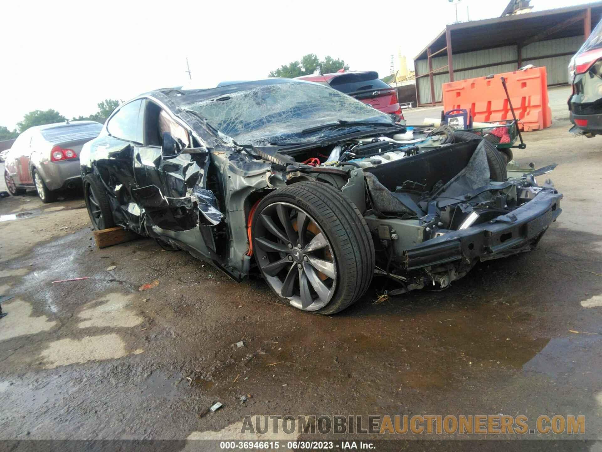 5YJSA1E25GF153913 TESLA MODEL S 2016