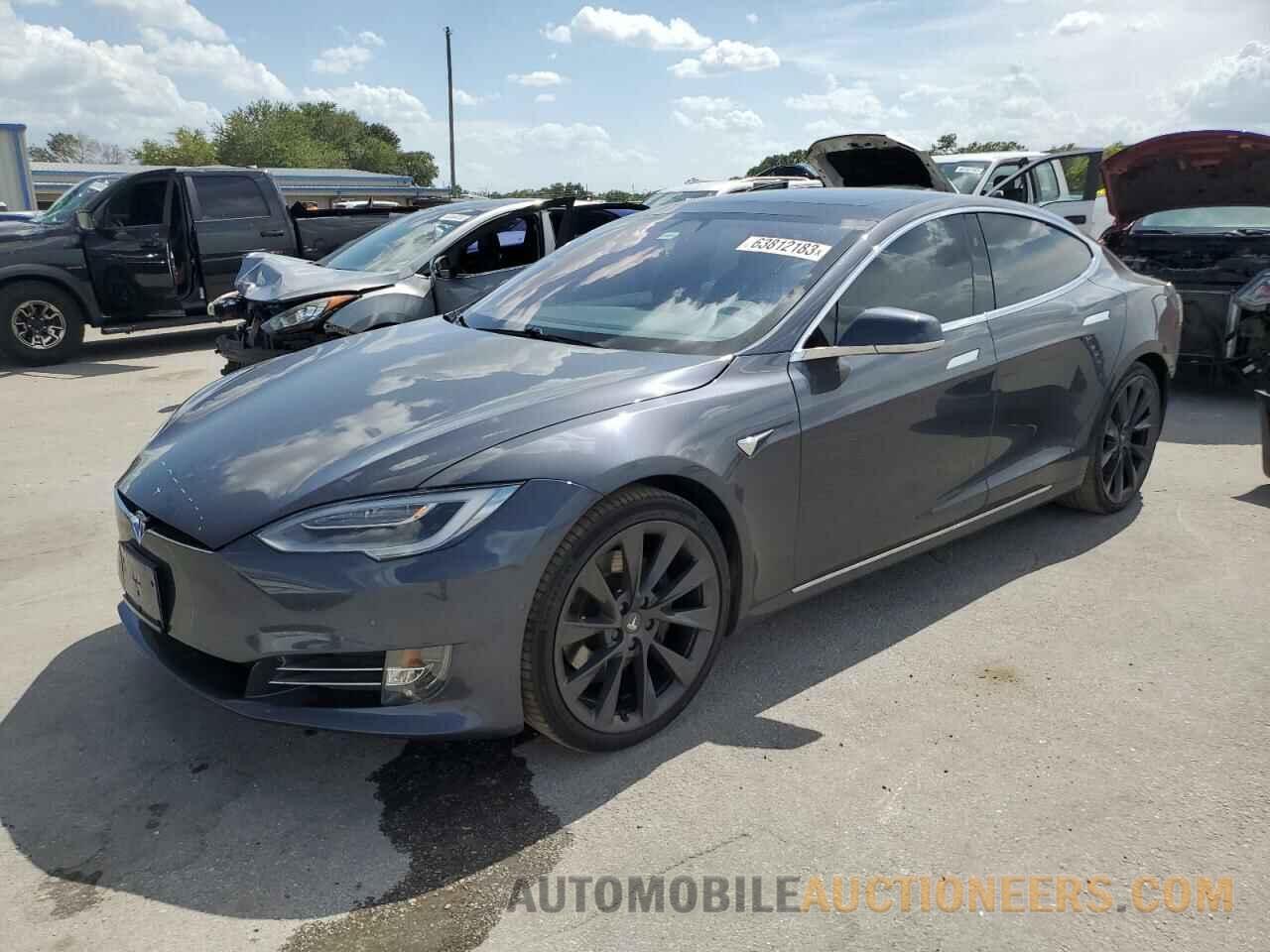 5YJSA1E25JF272701 TESLA MODEL S 2018