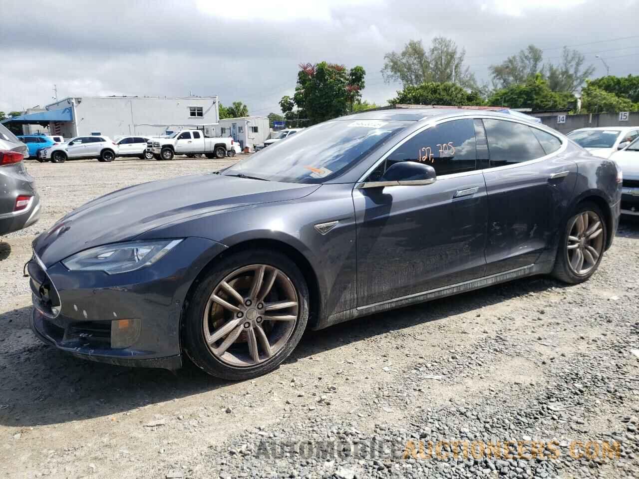 5YJSA1E26FF105335 TESLA MODEL S 2015