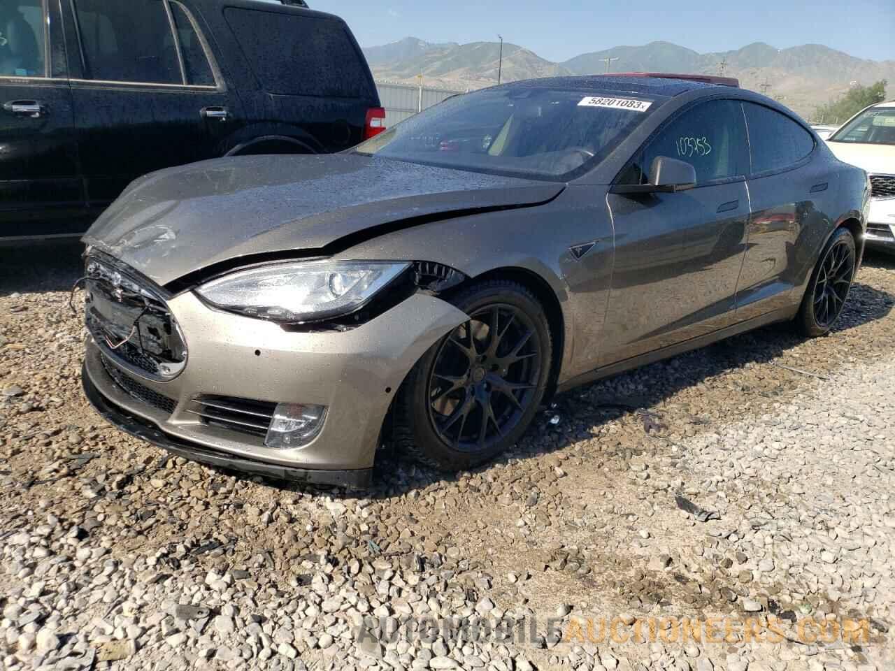 5YJSA1E26GF135372 TESLA MODEL S 2016