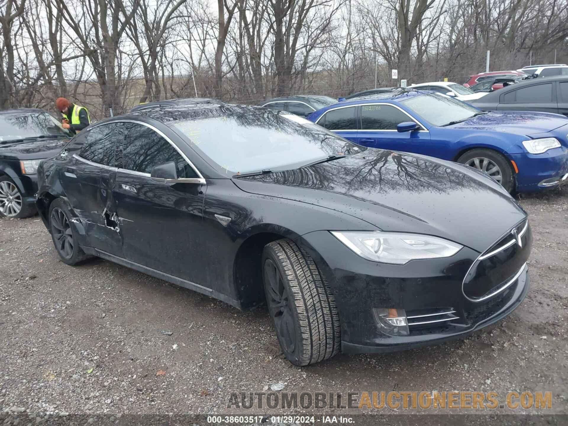 5YJSA1E27FF103688 TESLA MODEL S 2015