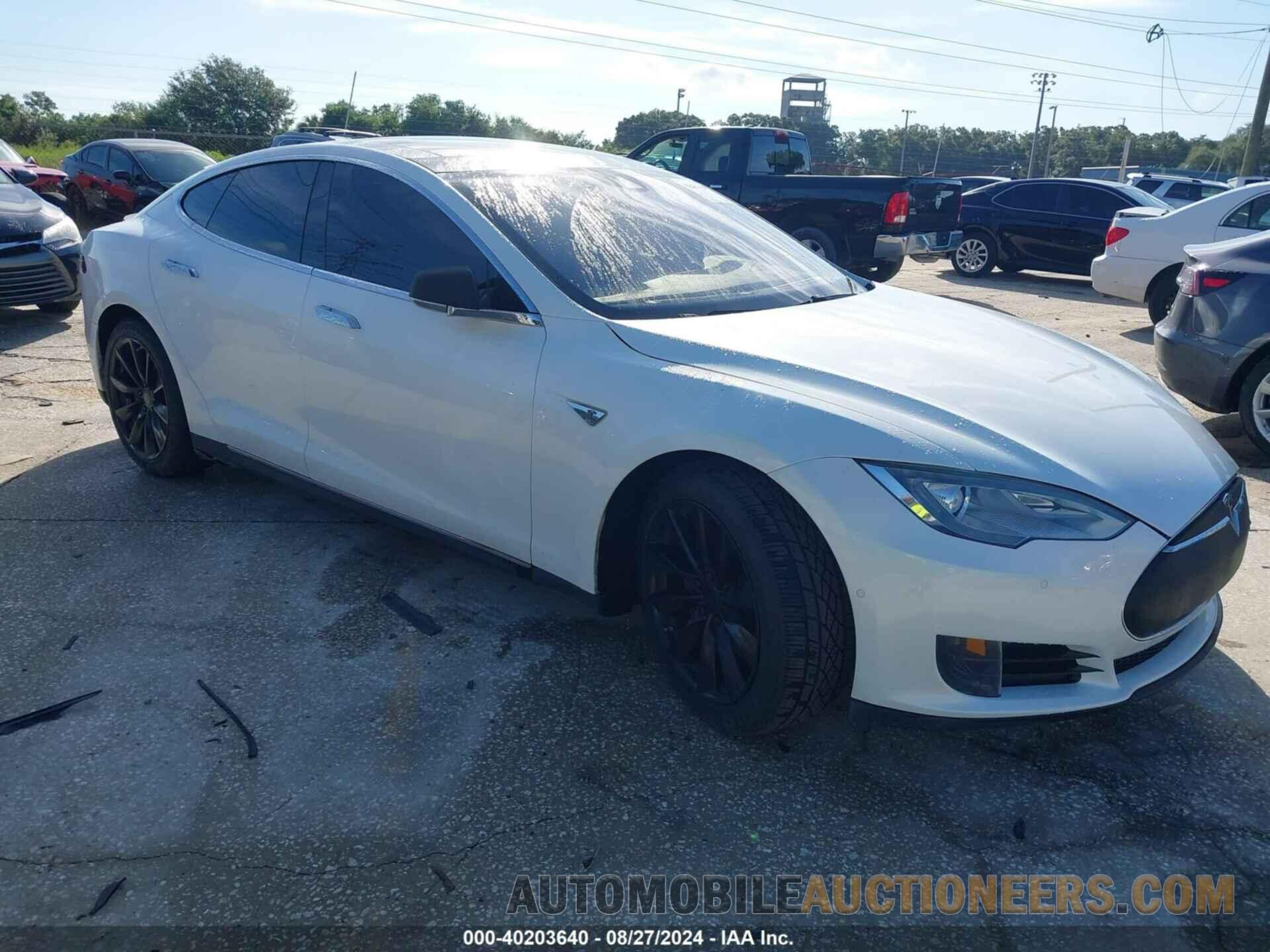 5YJSA1E27FF113489 TESLA MODEL S 2015