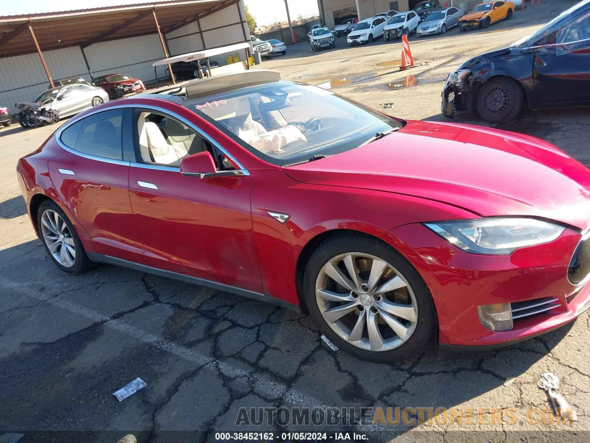 5YJSA1E28FF119947 TESLA MODEL S 2015