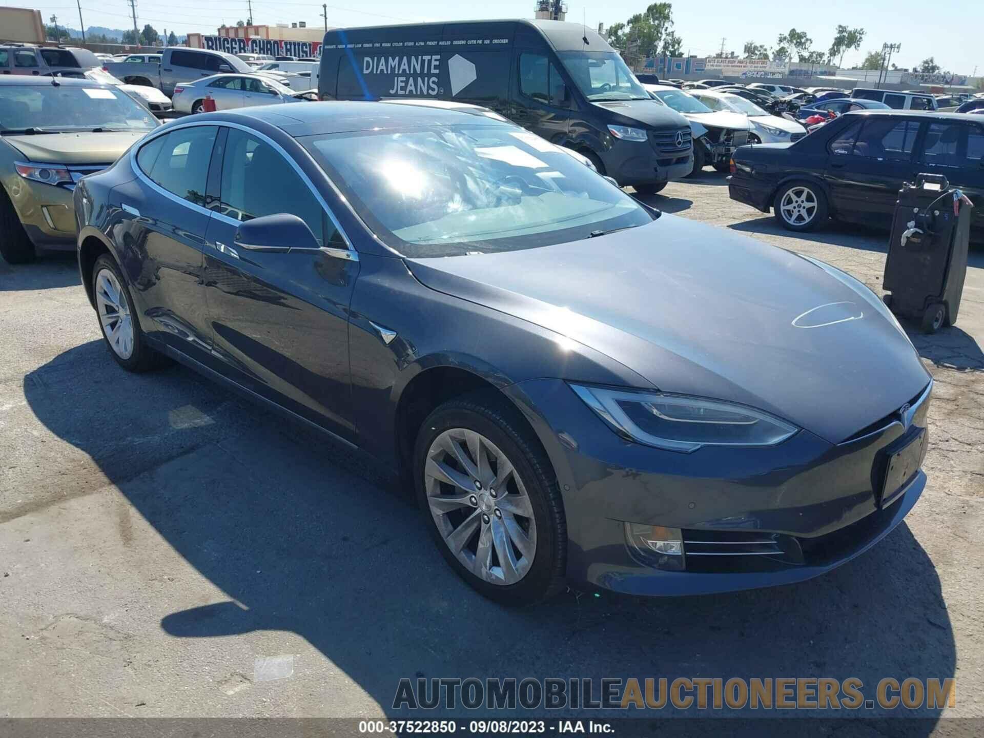 5YJSA1E28JF282087 TESLA MODEL S 2018