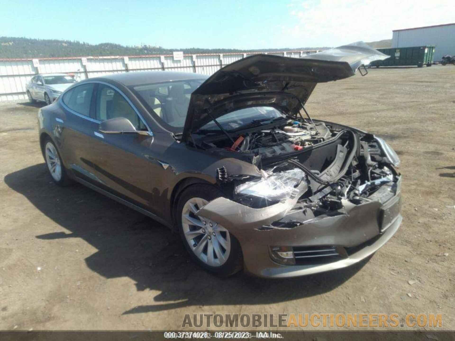 5YJSA1E29GF166924 TESLA MODEL S 2016