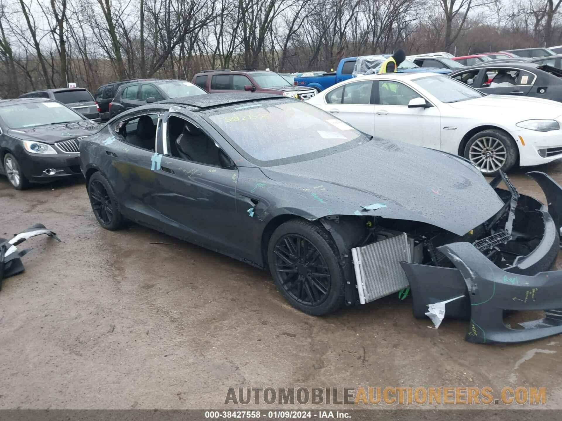 5YJSA1E29JF246117 TESLA MODEL S 2018