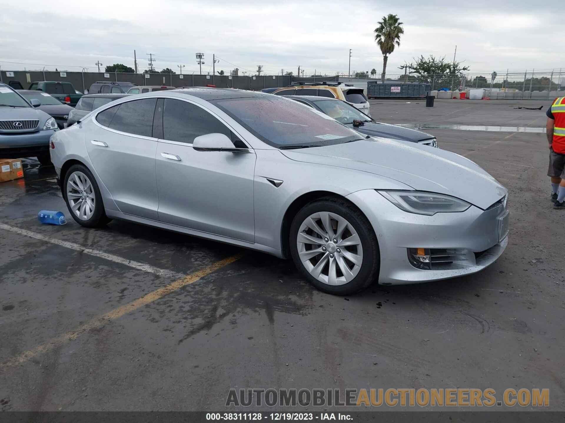 5YJSA1E29JF259451 TESLA MODEL S 2018