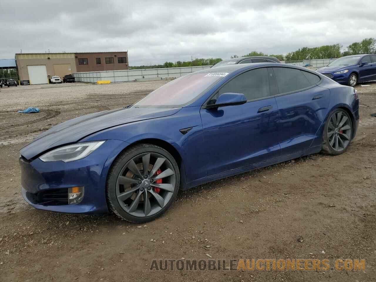 5YJSA1E2XHF210673 TESLA MODEL S 2017