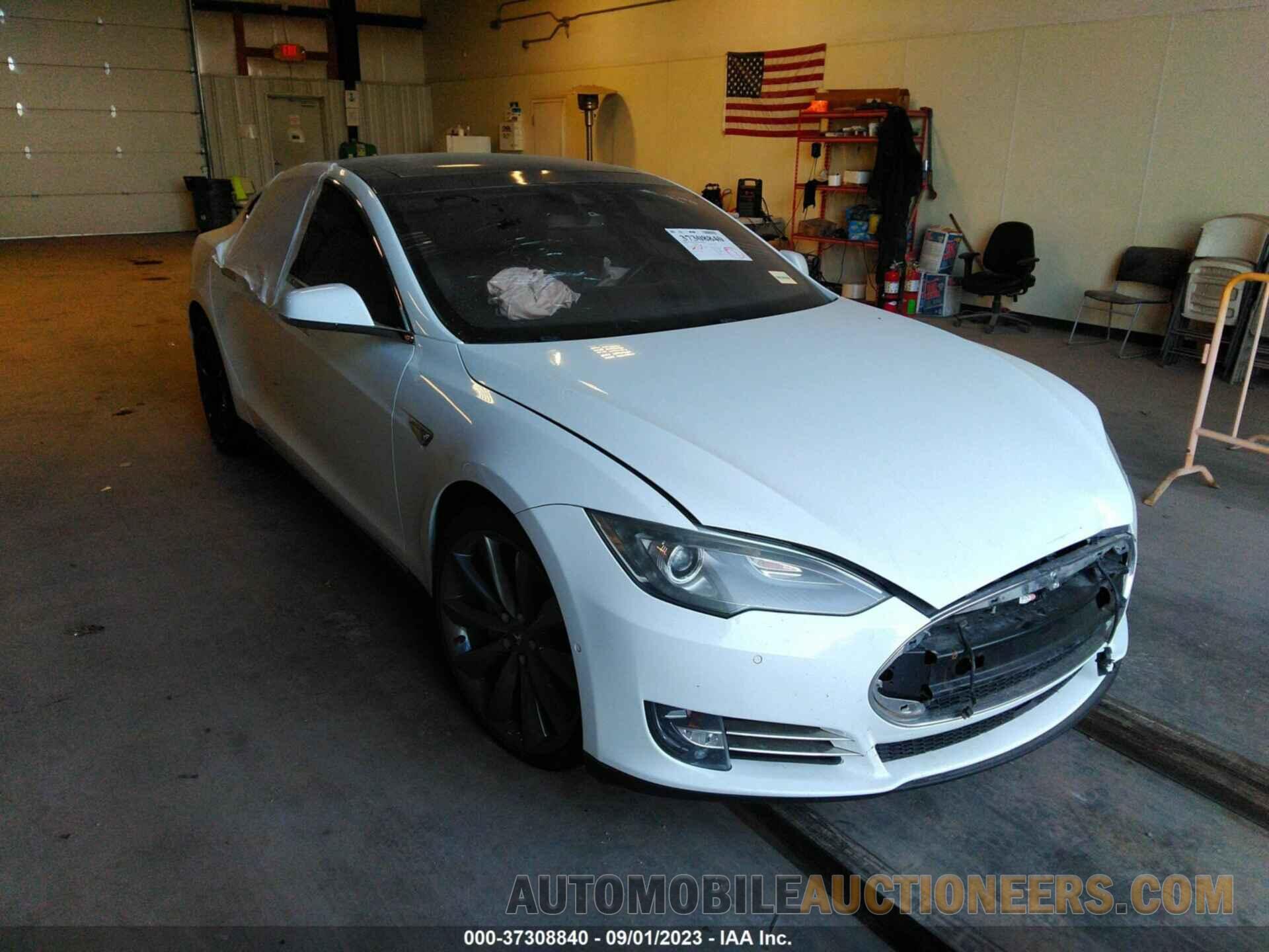 5YJSA1E42GF137704 TESLA MODEL S 2016