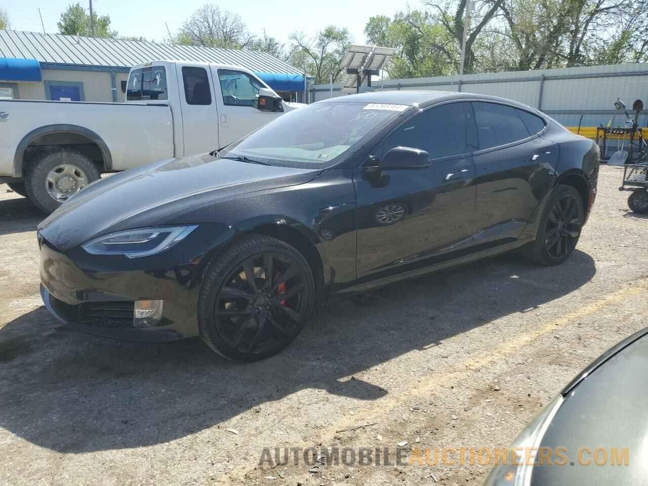 5YJSA1E44JF291466 TESLA MODEL S 2018