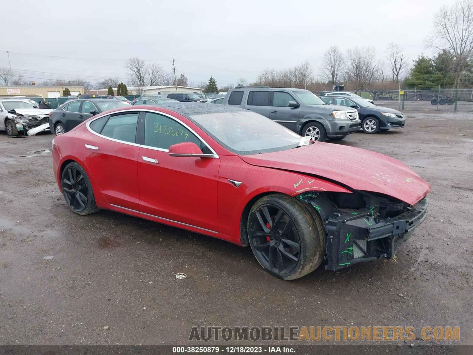 5YJSA1E46JF294725 TESLA MODEL S 2018