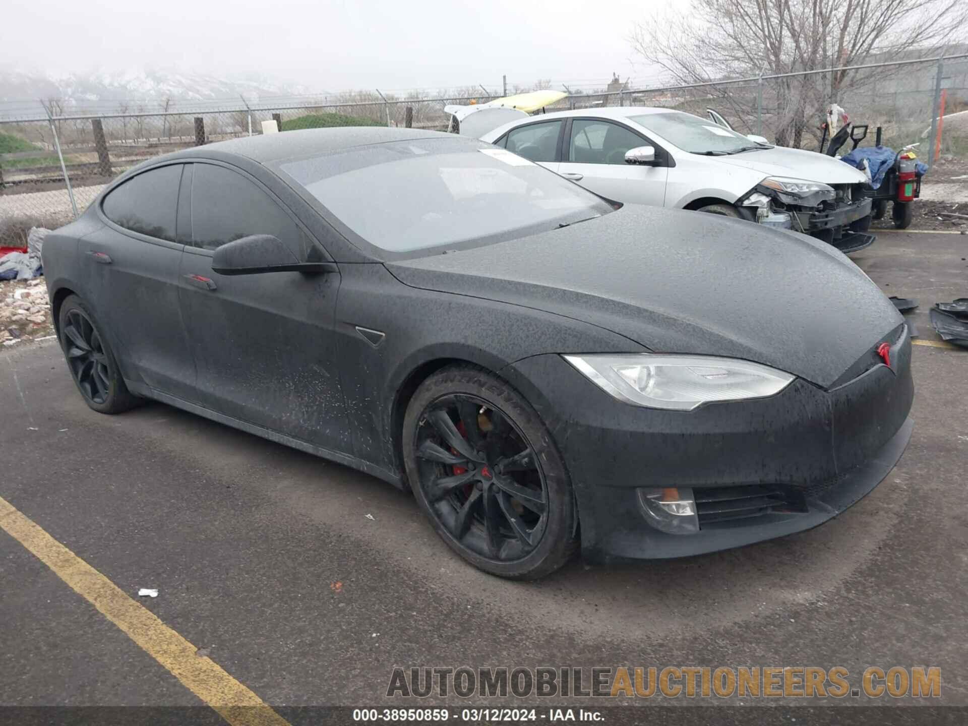 5YJSA1E4XFF111821 TESLA MODEL S 2015