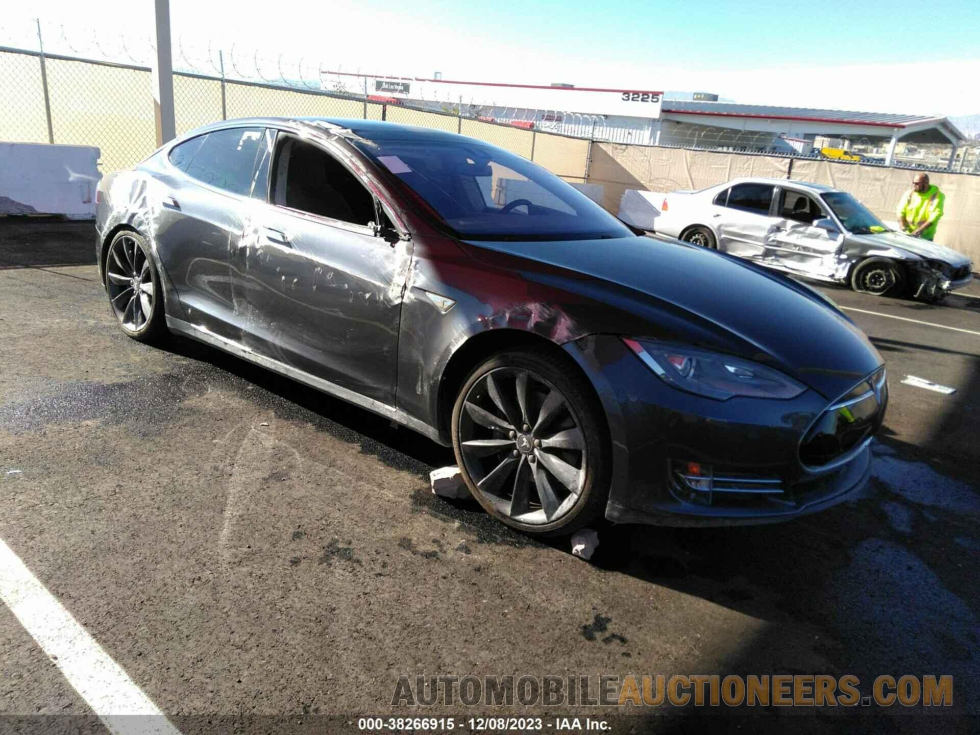 5YJSA1H24FF090068 TESLA MODEL S 2015