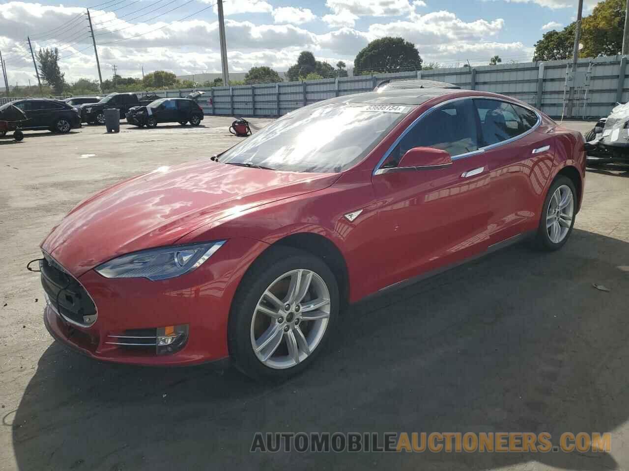 5YJSA1H28FFP70863 TESLA MODEL S 2015