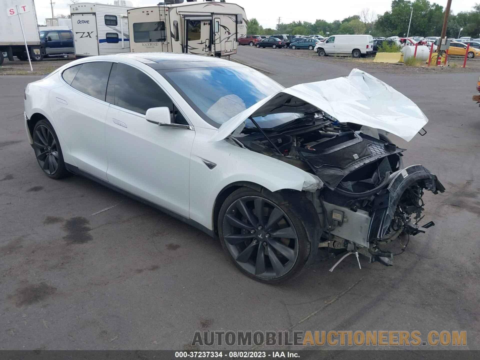 5YJSA1S2XFF090004 TESLA MODEL S 2015