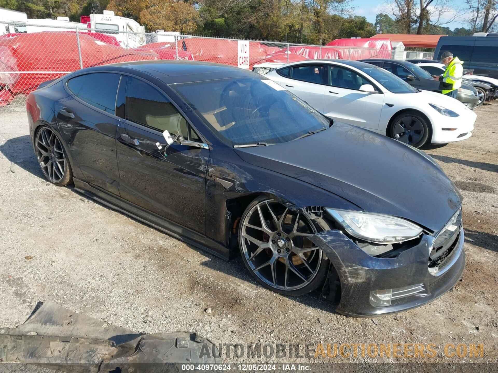 5YJSA4H47FF083005 TESLA MODEL S 2015