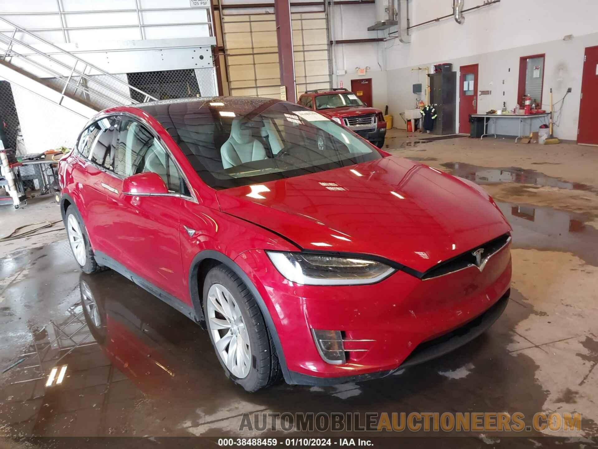 5YJXCAE20HF060315 TESLA MODEL X 2017