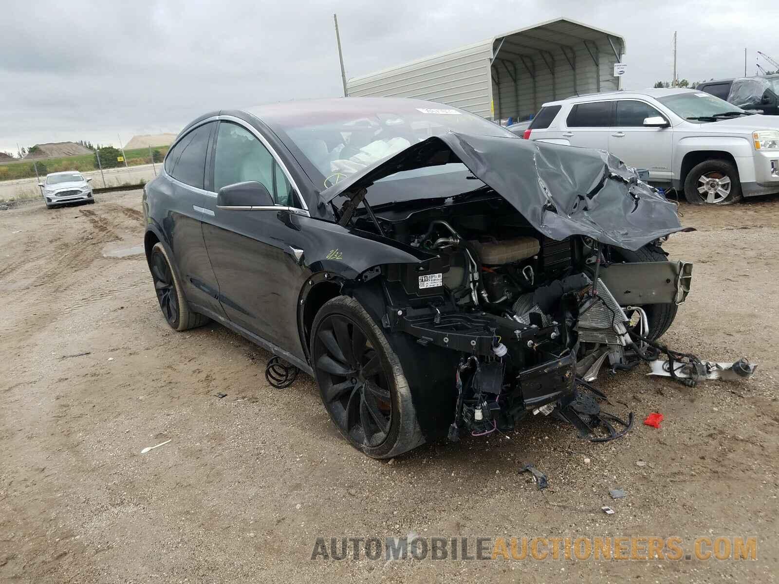 5YJXCAE20LF229807 TESLA MODEL X 2020