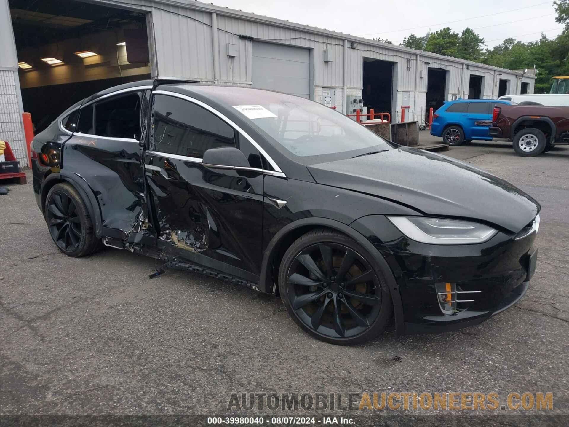 5YJXCAE20LF300875 TESLA MODEL X 2020