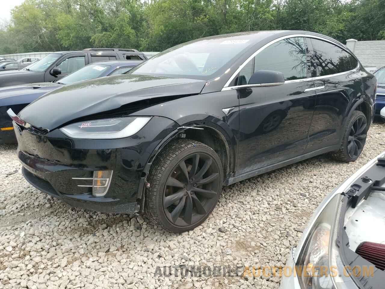 5YJXCAE20LF306000 TESLA MODEL X 2020