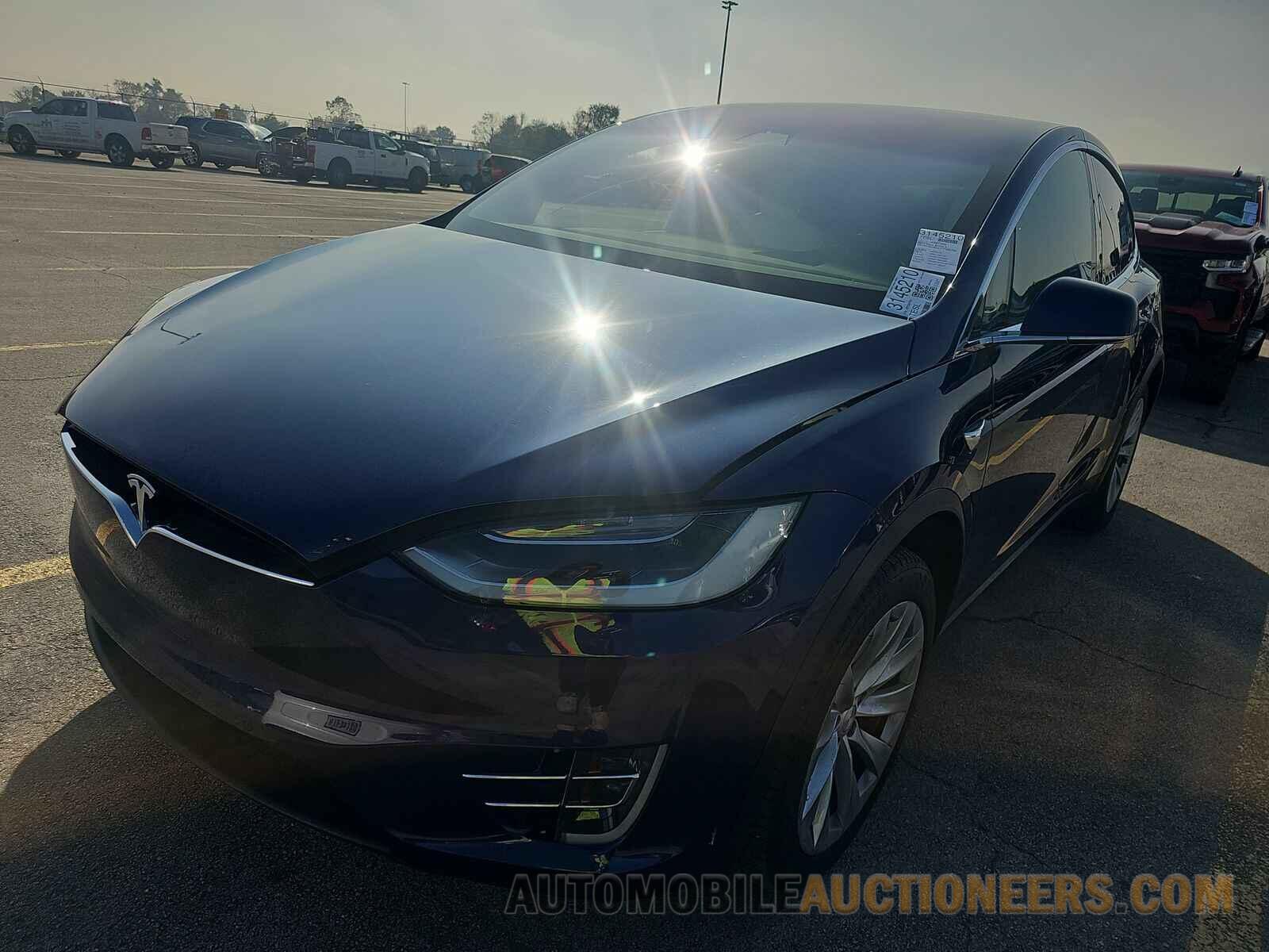 5YJXCAE21HF039795 Tesla Model X 2017