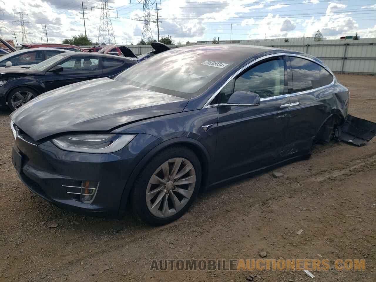 5YJXCAE21HF044382 TESLA MODEL X 2017